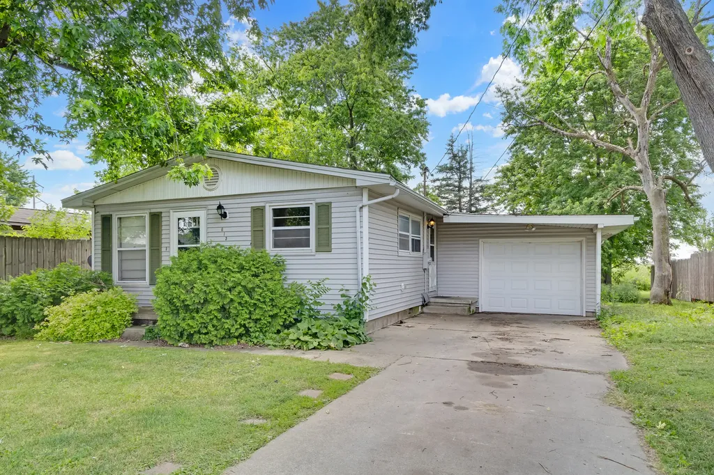 613 North Vorcey Street Tolono IL 61880