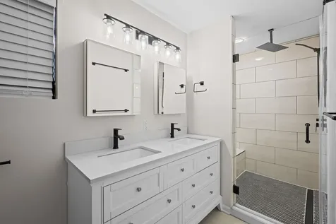 2710 West Haddon Avenue Chicago IL 60622