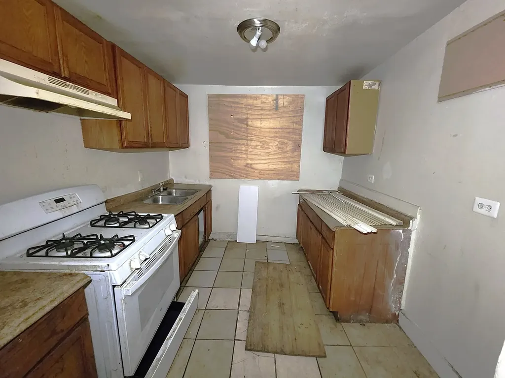 6717 South Rhodes Avenue Chicago IL 60637