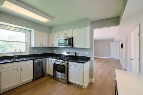 1299 West New Britton Drive Hoffman Estates IL 60192