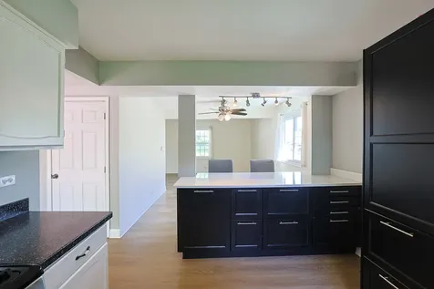 1299 West New Britton Drive Hoffman Estates IL 60192