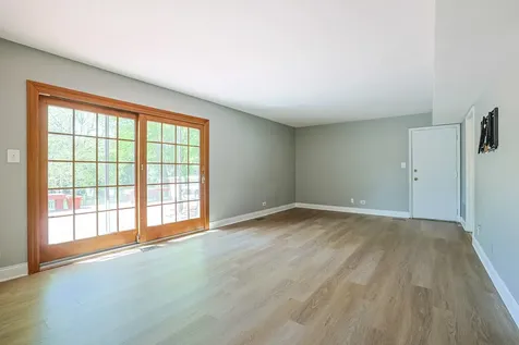 1299 West New Britton Drive Hoffman Estates IL 60192