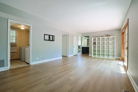 1299 West New Britton Drive Hoffman Estates IL 60192