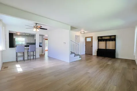 1299 West New Britton Drive Hoffman Estates IL 60192