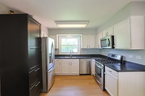 1299 West New Britton Drive Hoffman Estates IL 60192