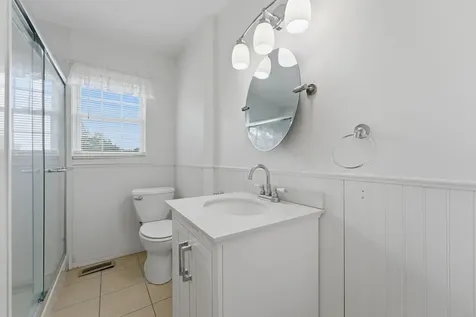 409 25TH Avenue East Moline IL 61244
