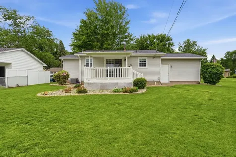 409 25TH Avenue East Moline IL 61244