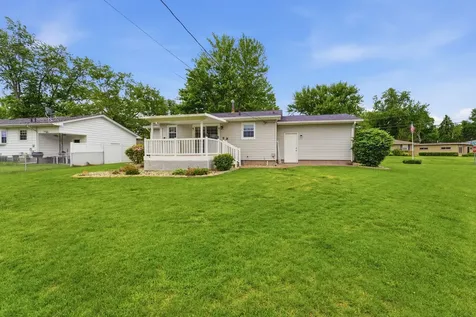 409 25TH Avenue East Moline IL 61244