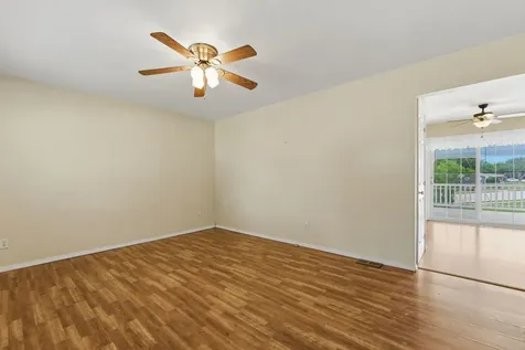 409 25TH Avenue East Moline IL 61244