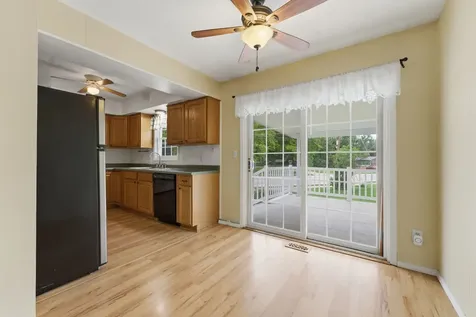 409 25TH Avenue East Moline IL 61244