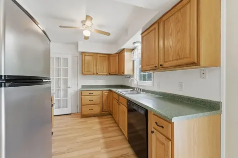 409 25TH Avenue East Moline IL 61244