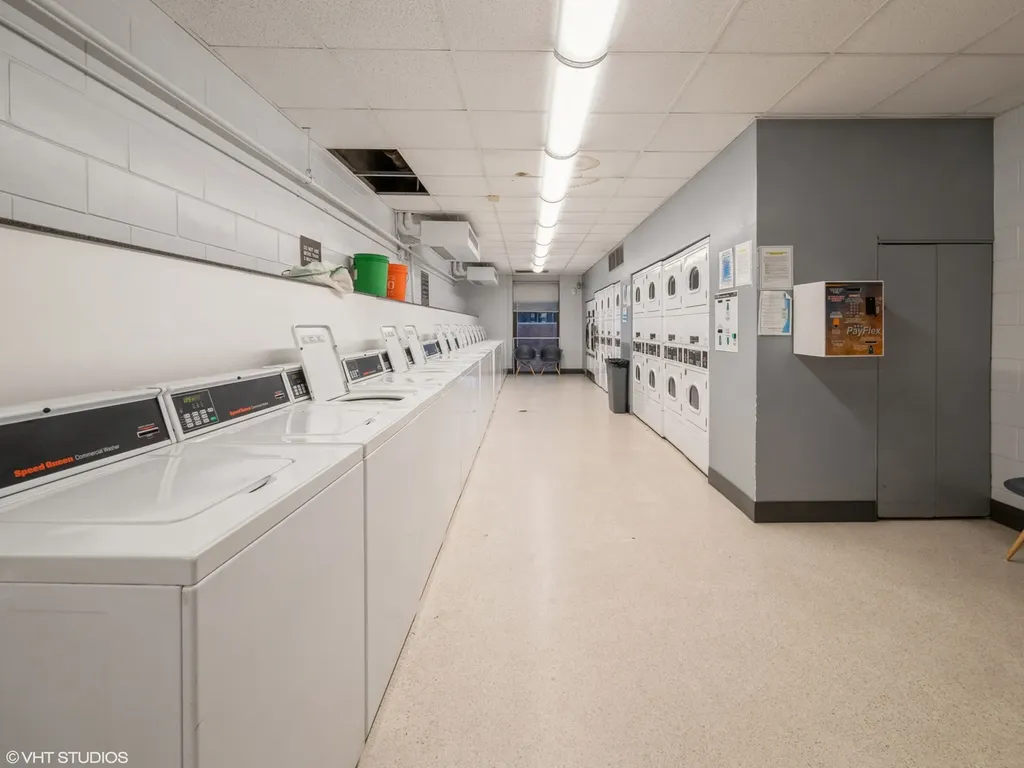 5445 North Sheridan Road Chicago IL 60640