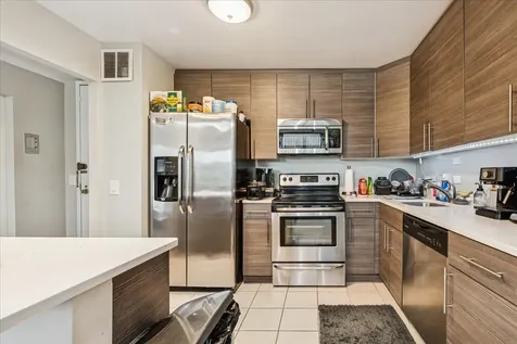 5445 North Sheridan Road Chicago IL 60640