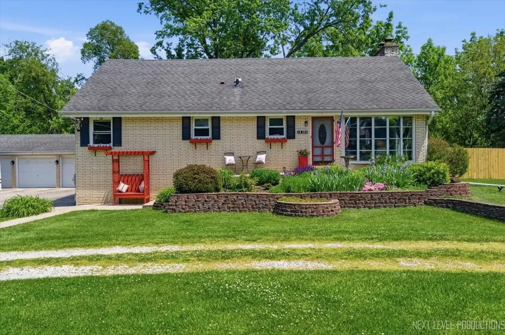 1N255 Prairie Avenue Glen Ellyn IL 60137