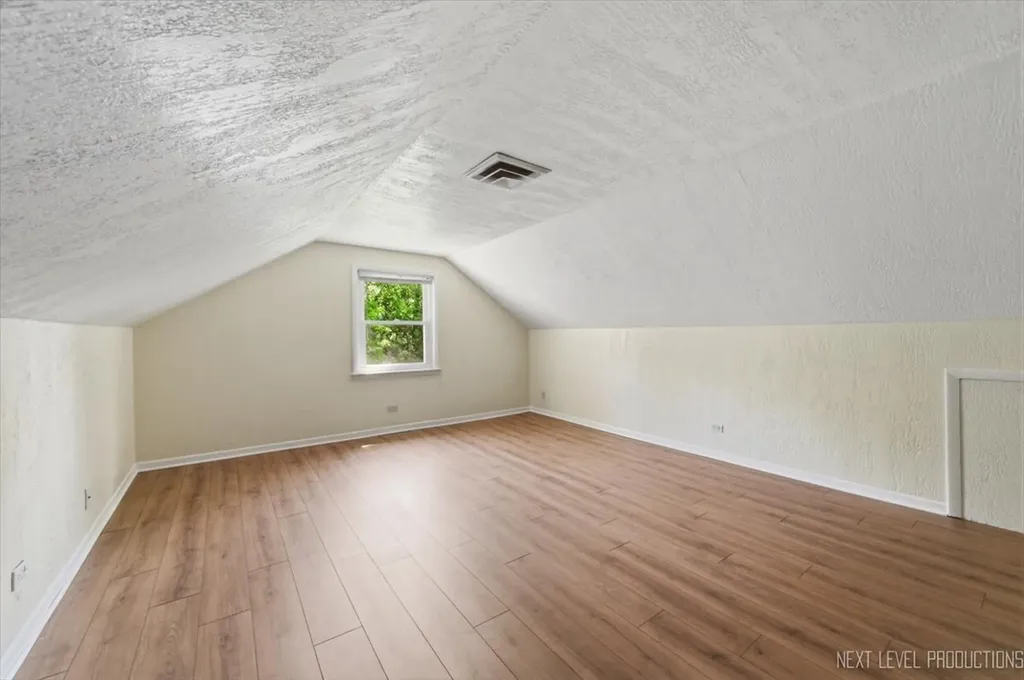1N255 Prairie Avenue Glen Ellyn IL 60137