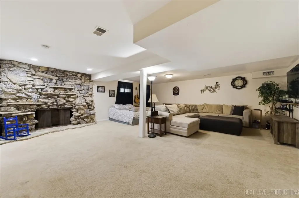 1N255 Prairie Avenue Glen Ellyn IL 60137