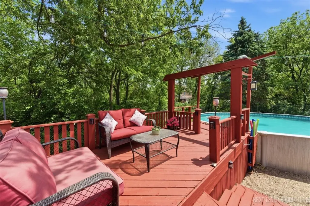 1N255 Prairie Avenue Glen Ellyn IL 60137