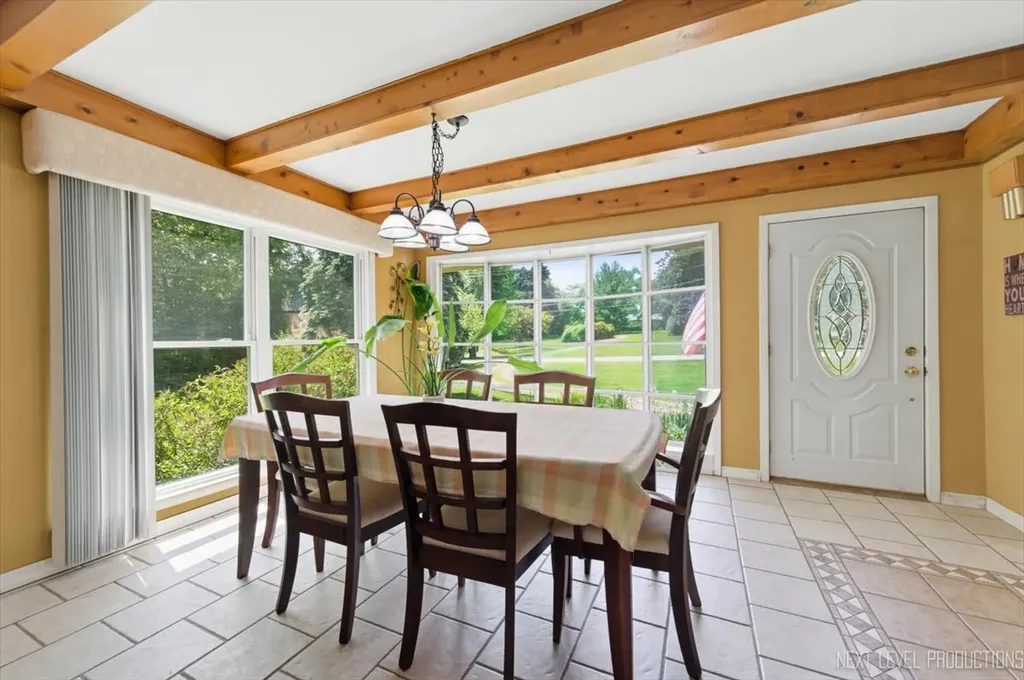 1N255 Prairie Avenue Glen Ellyn IL 60137