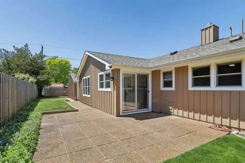 1756 Prairie Avenue Northbrook IL 60062