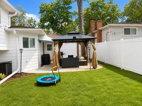 625 Devonshire Drive Des Plaines IL 60018