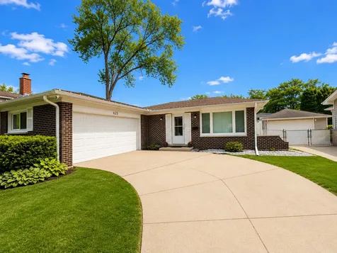 625 Devonshire Drive Des Plaines IL 60018