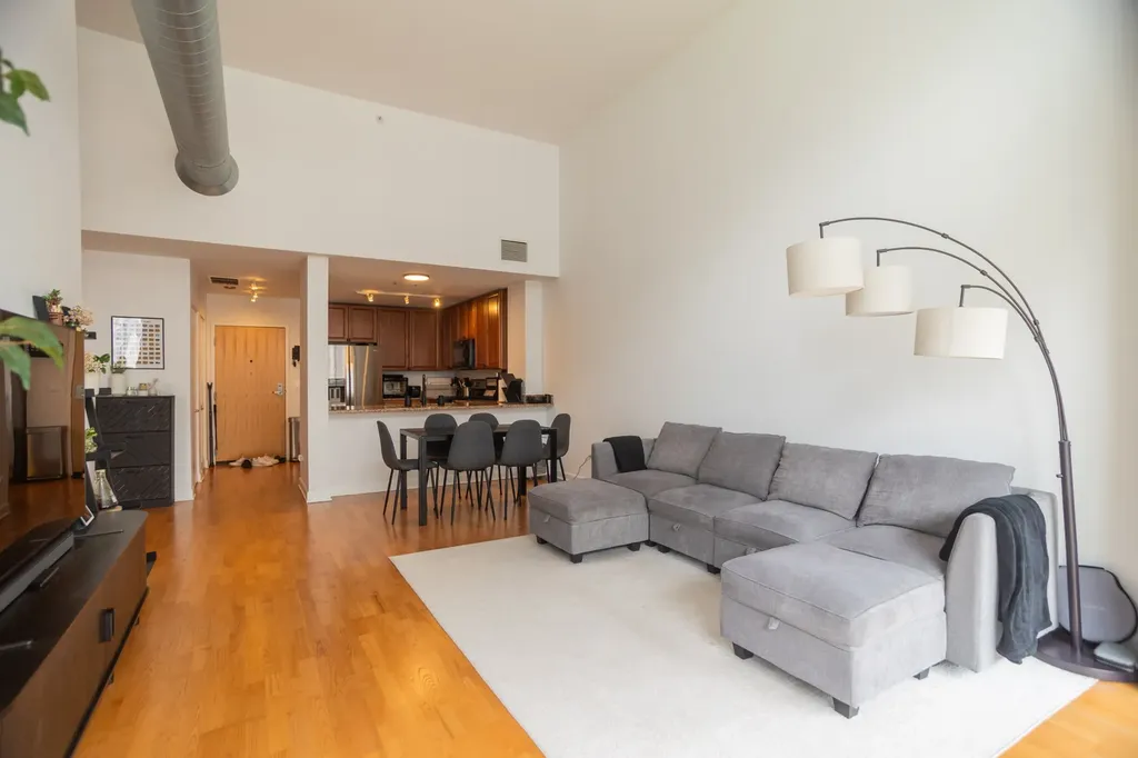 845 North Kingsbury Street Chicago IL 60610