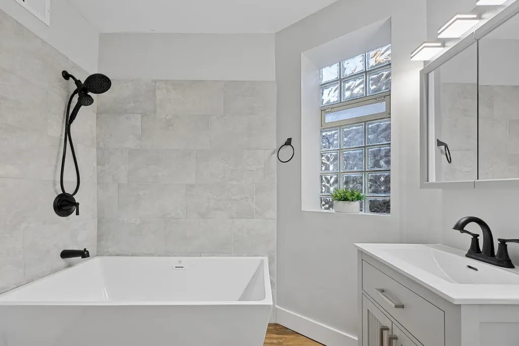 1552 East 65th Place Chicago IL 60637