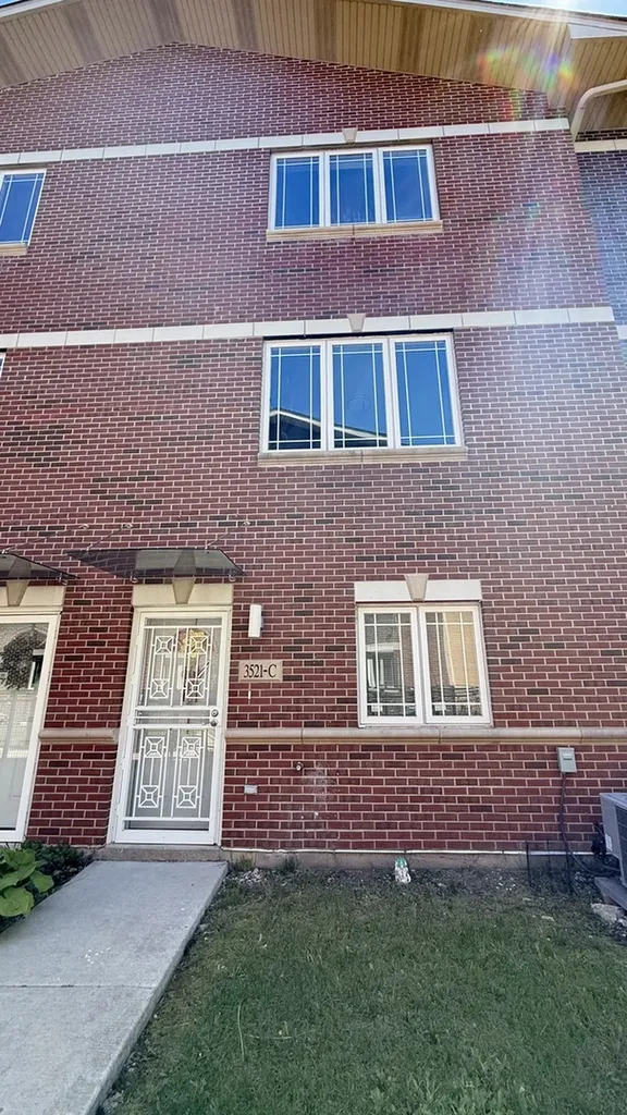 3521 South Parnell Avenue Chicago IL 60609