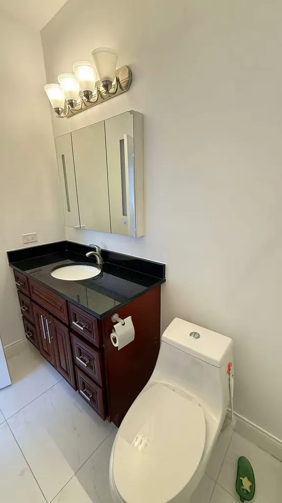 3521 South Parnell Avenue Chicago IL 60609