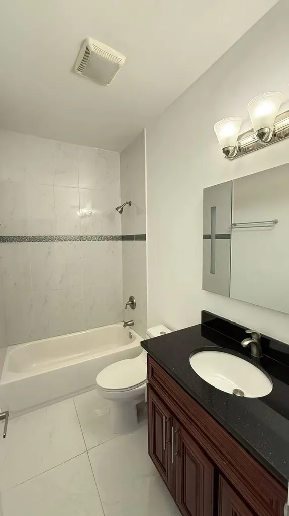 3521 South Parnell Avenue Chicago IL 60609