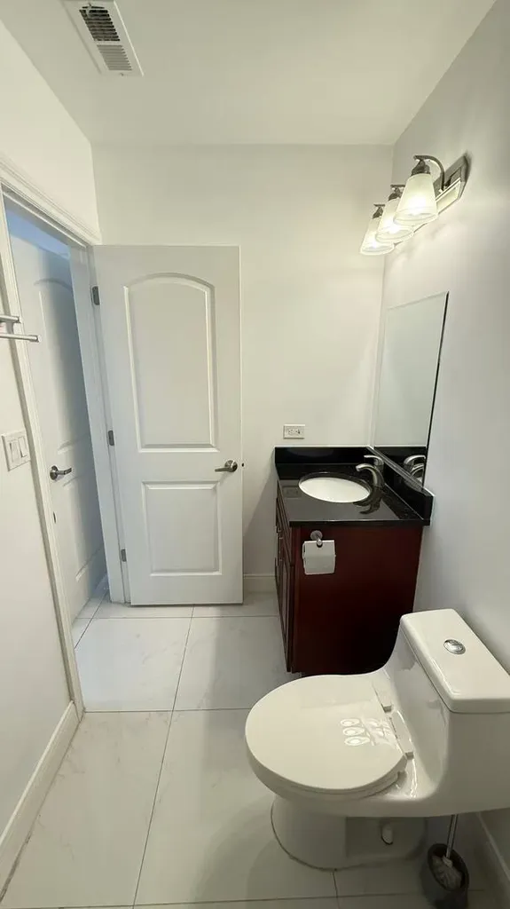 3521 South Parnell Avenue Chicago IL 60609