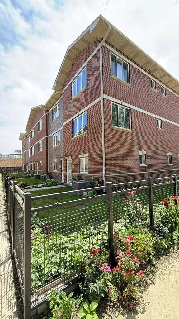 3521 South Parnell Avenue Chicago IL 60609