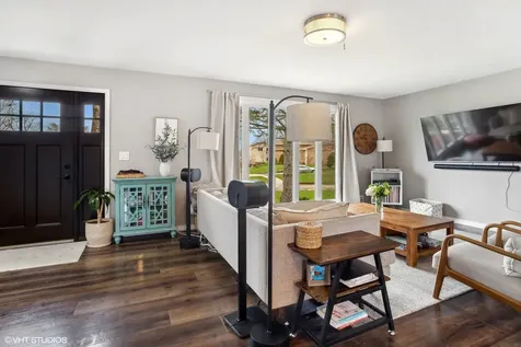 753 Magnolia Circle Lombard IL 60148