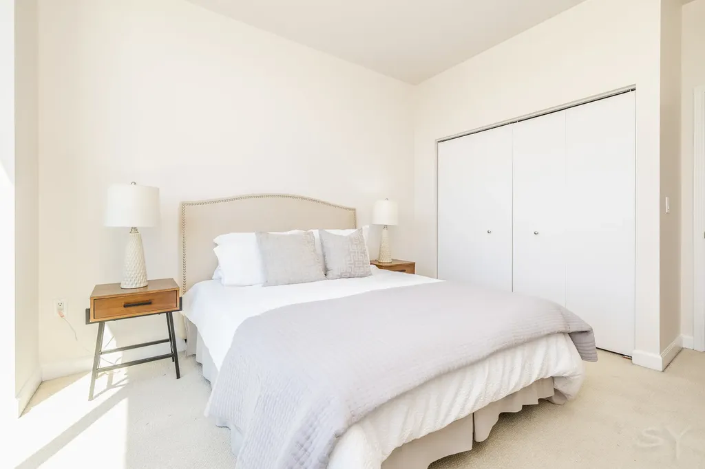 233 East 13th Street Chicago IL 60605