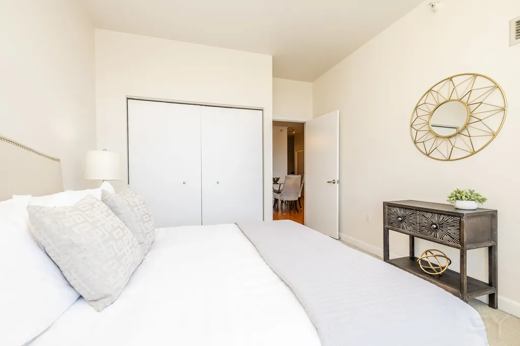 233 East 13th Street Chicago IL 60605