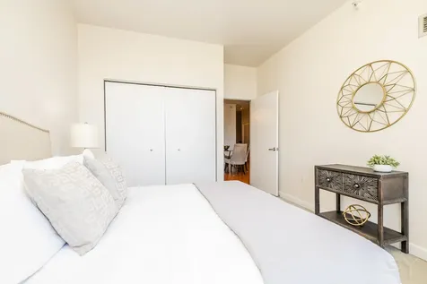 233 East 13th Street Chicago IL 60605