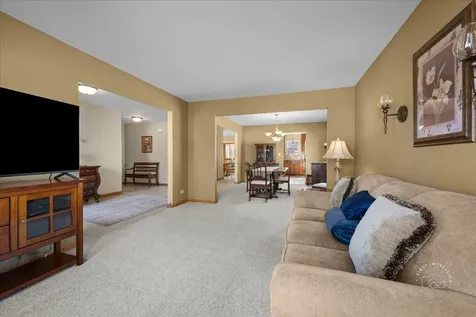 2518 Imgrund Road North Aurora IL 60542