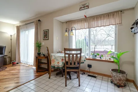 1315 Lily Court Grayslake IL 60030