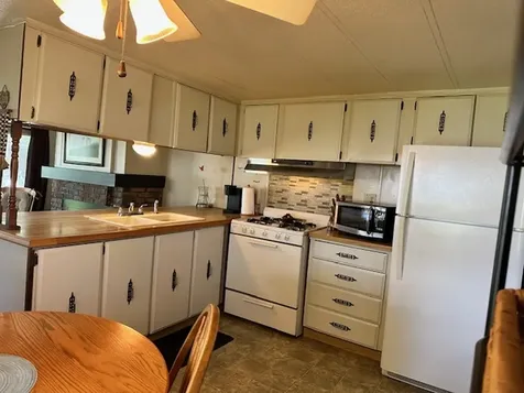 9 Hickory Lane Sandwich IL 60548