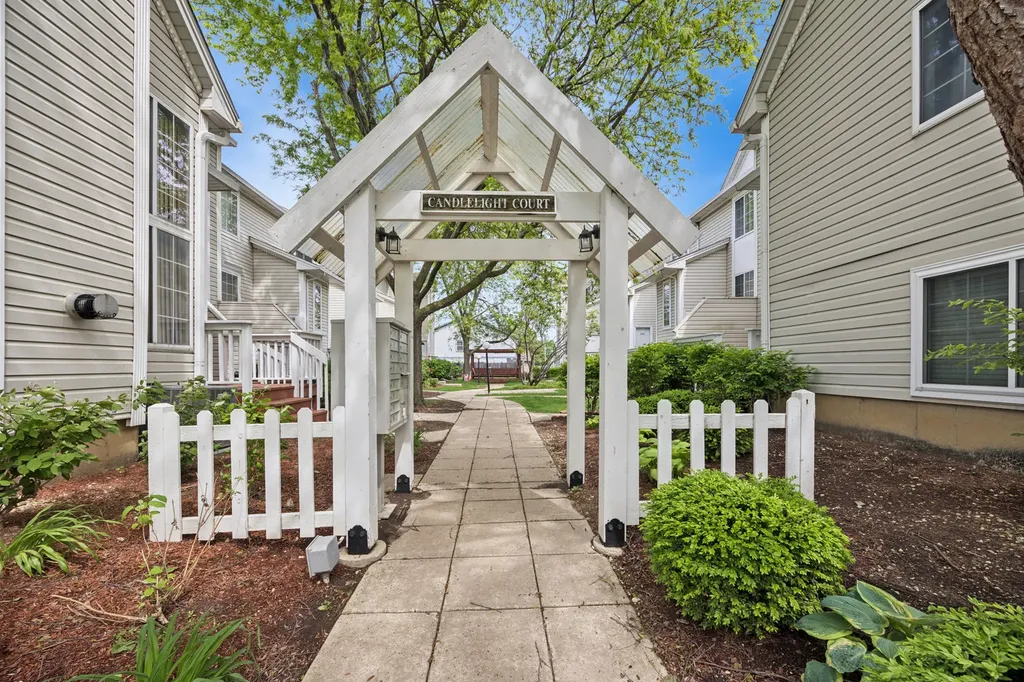 313 Candlelight Court Bolingbrook IL 60440
