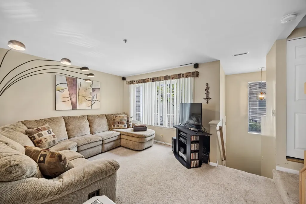 313 Candlelight Court Bolingbrook IL 60440