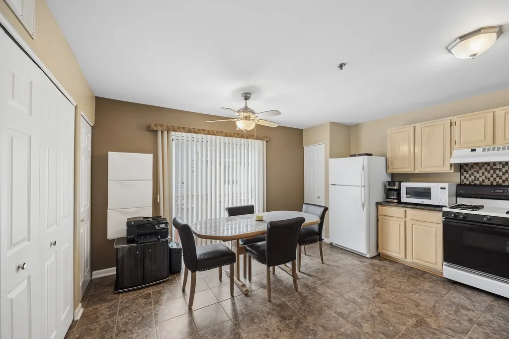 313 Candlelight Court Bolingbrook IL 60440