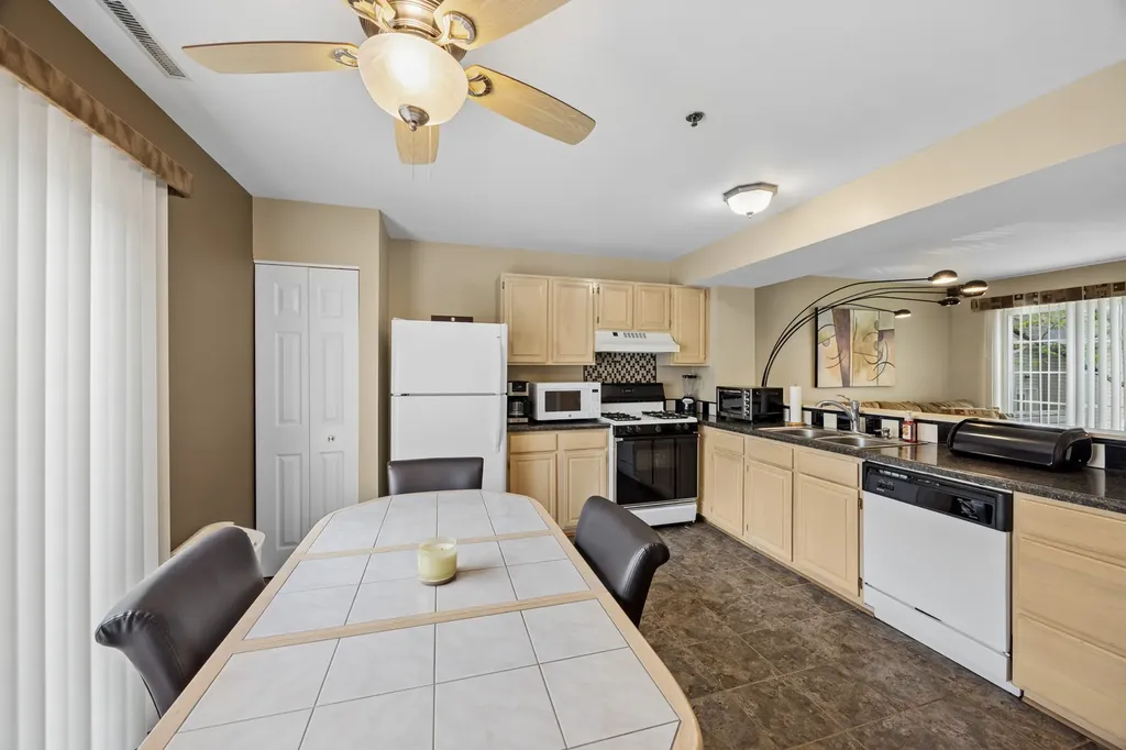 313 Candlelight Court Bolingbrook IL 60440