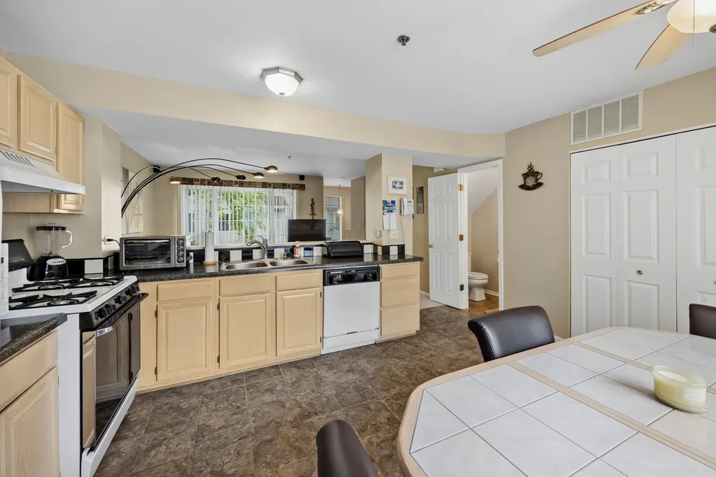 313 Candlelight Court Bolingbrook IL 60440