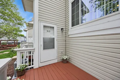 313 Candlelight Court Bolingbrook IL 60440