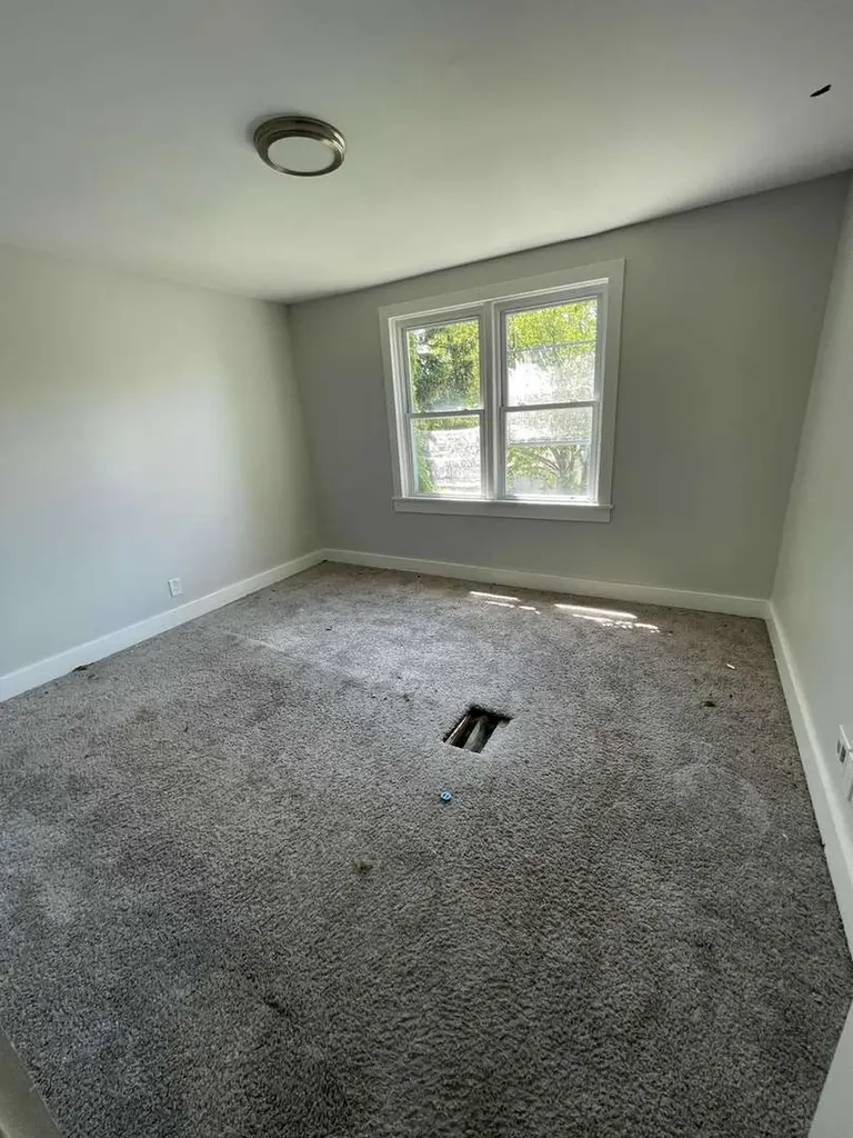 9154 South May Street Chicago IL 60620
