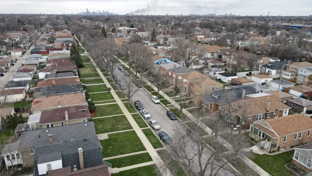 9154 South May Street Chicago IL 60620