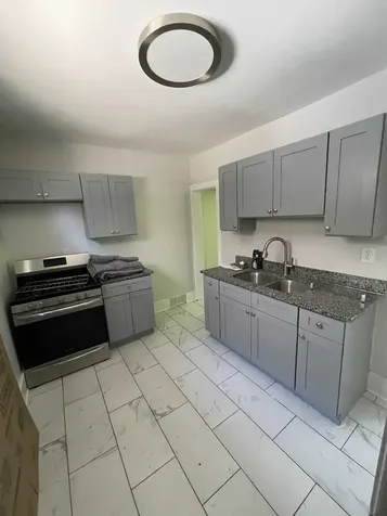 9154 South May Street Chicago IL 60620