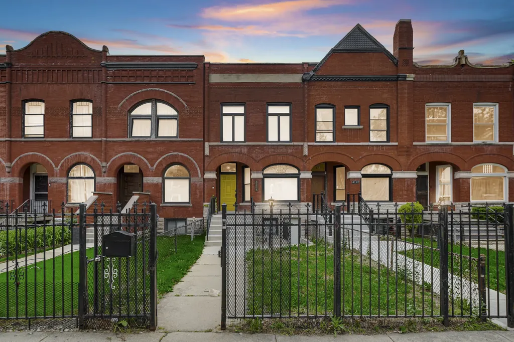 4114 South Ellis Avenue Chicago IL 60653