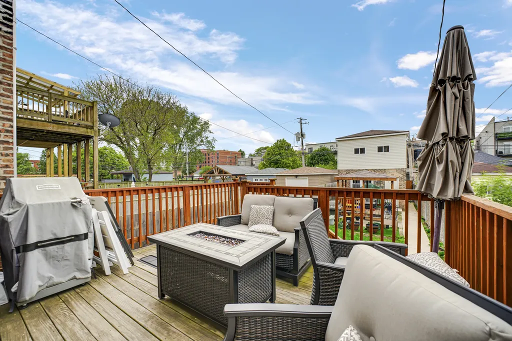 4114 South Ellis Avenue Chicago IL 60653